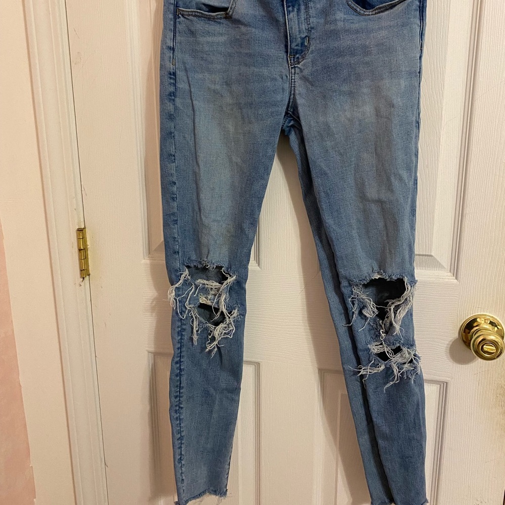 American Eagle Knee Ripped Jeans